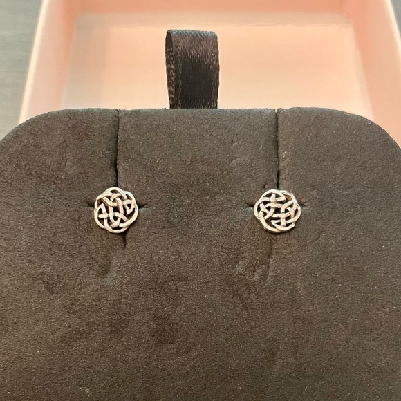 𝅺STERLING Silver Post Earrings - Picture 1 of 5